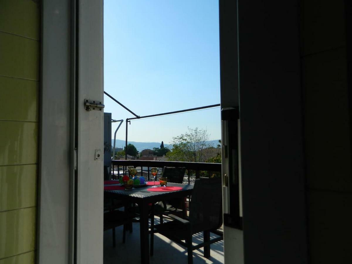 So Athens - Charming 1Bd Flat, Large Terrace, Acropolis View Apartment Bagian luar foto